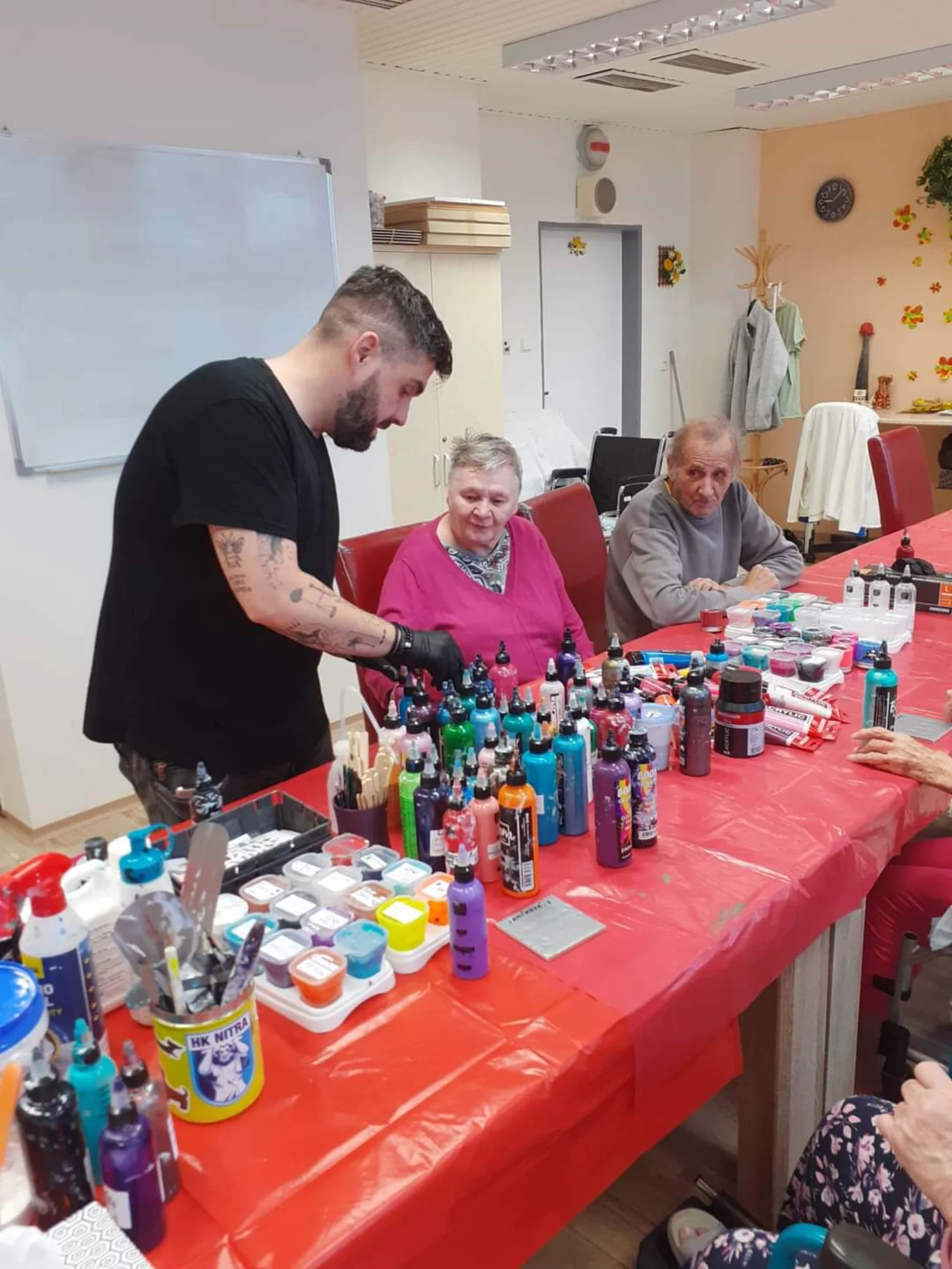 Workshop v Litvínově, dawidush, zážitkové malování, Fluid Art